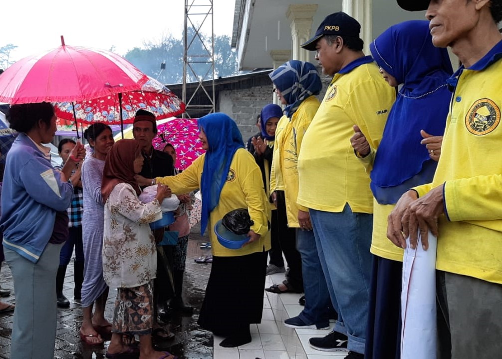 PKPB-UNAIR-Bantu-Korban-Banjir-di-Bondowoso-dan-Jember-1